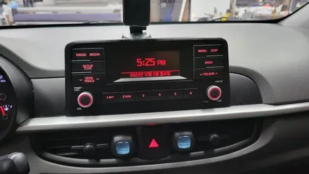 모닝 JA 순정오디오 차량 안드로이드올인원 9인치 설치 및 핸들리모컨(부품번호확인) 설치 안드로이드오토 카플레이 연동 , 시공 by 용인 블루존