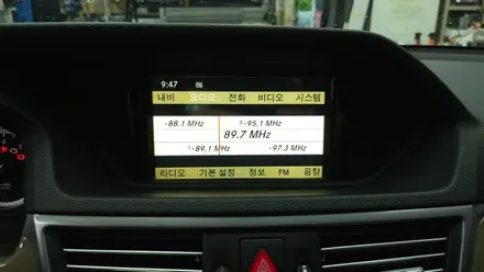 벤츠 E클래스 W212 안드로이드올인원 카플레이 안드로이드오토 설치 W213 블랙박스 보조배터리 전장작업