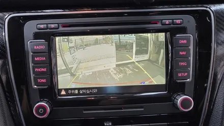 폭스바겐 파사트 아이나비3D 카인원M 안드로이드올인원 10인치와 AHD광각 후방카메라 설치