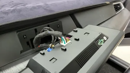 BMW F07 5GT NBT5시리즈 안드로이드 올인원 카플레이 안드로이드오토 후방카메라 아이드라이브 연동 장착 10.25 인치 12.3인치 비교 온보드 모니터 탈거후 설치