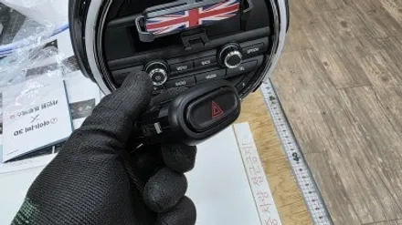 BMW MINI COOPER 2017 순정오디오 룸미러모니터 탈거후 아이나비 3D 카인원 프로맥스 미니쿠퍼 안드로이드올인원 설치