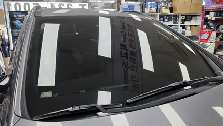 싼타페DM 부스러지는 보라색 썬팅 재시공 넥서스 NEX65 열차단 필름 시공