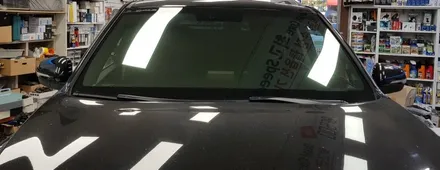 벤츠 E클래스 / 렉스턴 스포츠 전면 썬팅 솔라가드 새턴 시공