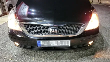 그랜드카니발 안드로이드올인원 이도 퍼스트클래스 9인치 3D 어라운드뷰 파인뷰 LXQ600power 블랙박스 캐어셀 보조배터리 식빵등 설치