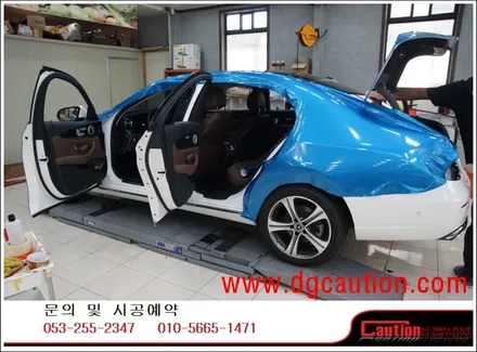 벤츠 E300 브라이트 블루 메탈릭 전체 시공입니다.  #ppf #대구PPF #랩핑 #대구랩핑 #카스킨 #대구카스킨 #래핑 #대구래핑 / 대구 수성구 황금동