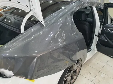 BMW M550d 탑폴리에 다크그레이 전체랩핑시공<대구PPF><대구랩핑> / 대구 수성구 황금동