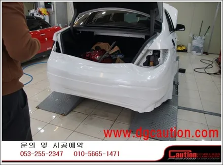 벤츠 C300 미국 에이버리 다이아몬드 화이트 시공입니다. #대구랩핑 #대구래핑 #대구카스킨 #대구탑폴리에 / 대구 수성구 황금동