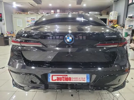 BMW i7 고광택 블랙유광 전체 크롬죽이기 시공 <대구랩핑><대구PPF> / 대구 수성구 황금동