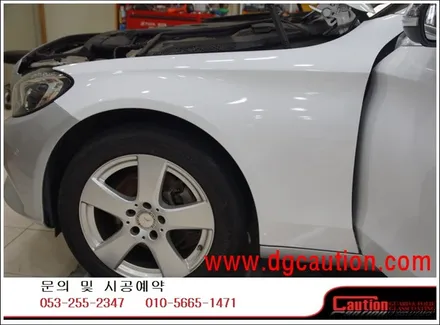 벤츠 C200 전체 화이트 시공입니다.  #ppf #대구PPF #랩핑 #대구랩핑 #카스킨 #대구카스킨 #래핑 #대구랩핑 / 대구 수성구 황금동