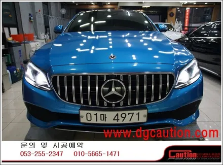 벤츠 E300 브라이트 블루 메탈릭 전체 시공입니다.  #ppf #대구PPF #랩핑 #대구랩핑 #카스킨 #대구카스킨 #래핑 #대구래핑 / 대구 수성구 황금동
