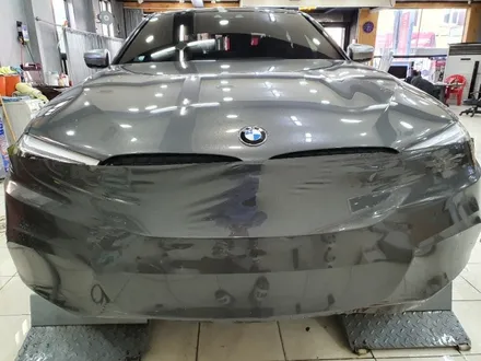 BMW M550d 탑폴리에 다크그레이 전체랩핑시공<대구PPF><대구랩핑> / 대구 수성구 황금동