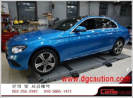 벤츠 E300 브라이트 블루 메탈릭 전체 시공입니다.  #ppf #대구PPF #랩핑 #대구랩핑 #카스킨 #대구카스킨 #래핑 #대구래핑 / 대구 수성구 황금동