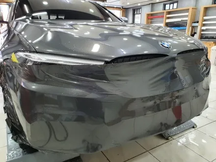 BMW M550d 탑폴리에 다크그레이 전체랩핑시공<대구PPF><대구랩핑> / 대구 수성구 황금동