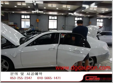 벤츠E 250 전체화이트랩핑시공입니다.[대구랩핑][벤츠랩핑][벤츠E클래스][대구코션] / 대구 수성구 황금동