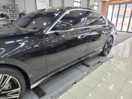 BMW i7 고광택 블랙유광 전체 크롬죽이기 시공 <대구랩핑><대구PPF> / 대구 수성구 황금동
