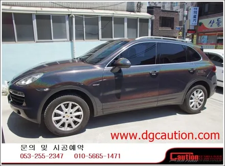 포르쉐카이엔디젤 전체랩핑 입니다.[대구랩핑][포르쉐랩핑][대구카스킨][유광블랙랩핑] / 대구 수성구 황금동