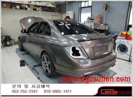 벤츠 C300 미국 에이버리 다이아몬드 화이트 시공입니다. #대구랩핑 #대구래핑 #대구카스킨 #대구탑폴리에 / 대구 수성구 황금동