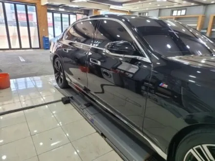 BMW i7 고광택 블랙유광 전체 크롬죽이기 시공 <대구랩핑><대구PPF> / 대구 수성구 황금동