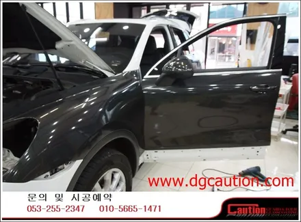 포르쉐카이엔디젤 전체랩핑 입니다.[대구랩핑][포르쉐랩핑][대구카스킨][유광블랙랩핑] / 대구 수성구 황금동