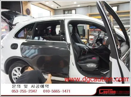 포르쉐카이엔디젤 전체랩핑 입니다.[대구랩핑][포르쉐랩핑][대구카스킨][유광블랙랩핑] / 대구 수성구 황금동