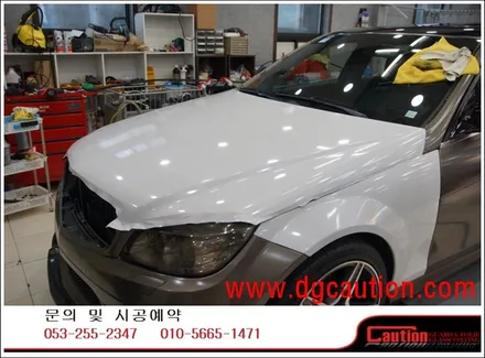 벤츠 C300 미국 에이버리 다이아몬드 화이트 시공입니다. #대구랩핑 #대구래핑 #대구카스킨 #대구탑폴리에 / 대구 수성구 황금동