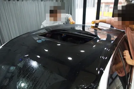 BENZ E220 탑폴리에 루프스킨 시공<대구랩핑><대구PPF> / 대구 수성구 황금동