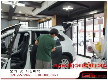 포르쉐카이엔디젤 전체랩핑 입니다.[대구랩핑][포르쉐랩핑][대구카스킨][유광블랙랩핑] / 대구 수성구 황금동