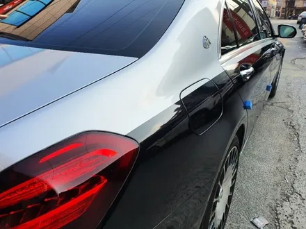 벤츠 마이바흐 S560 탑폴리에 실버 투톤시공<대구랩핑><대구PPF> / 대구 수성구 황금동