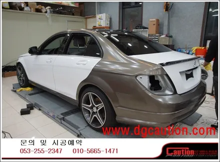 벤츠 C300 미국 에이버리 다이아몬드 화이트 시공입니다. #대구랩핑 #대구래핑 #대구카스킨 #대구탑폴리에 / 대구 수성구 황금동