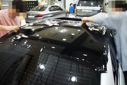 BENZ E220 탑폴리에 루프스킨 시공<대구랩핑><대구PPF> / 대구 수성구 황금동