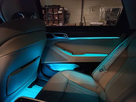 제네시스 DH 베이지 색상 실내에 비노출 엠비언트까지 더하다 / 청주