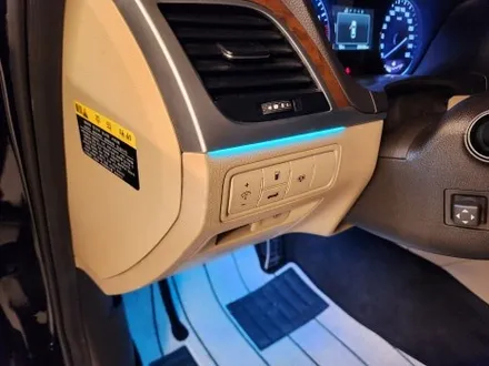 제네시스 DH 베이지 색상 실내에 비노출 엠비언트까지 더하다 / 청주