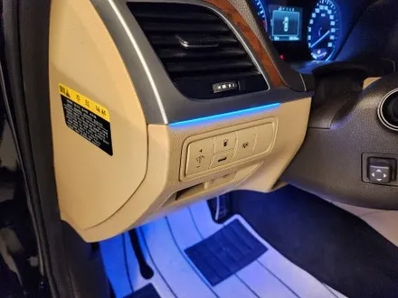 제네시스 DH 베이지 색상 실내에 비노출 엠비언트까지 더하다 / 청주