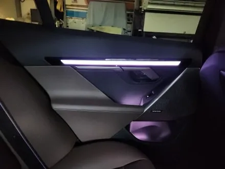 청주 BMW G60 2열 인터랙션 바 확장 시공 뒷좌석도 완벽한 엠비언트 감성 완성 / 청주 주성동
