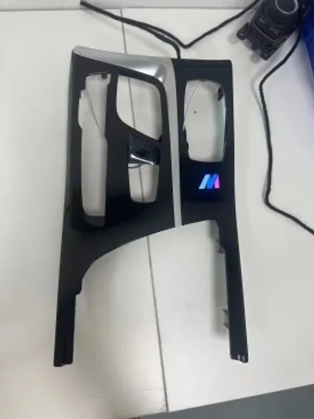 춘천엠비언트bmw5시리즈(520d)G30 도어몰딩엠비언트,컵홀더엠비언트, 회오리스피커엠비언트,미드스피커엠비언트,센터콘솔 엠비언트 순정연동1:1교체방식 / 강원, 춘천, 홍천, 가평