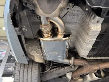 춘천 가변배기 ECU맵핑 전문 튜닝샵 매드모터스 벤츠 W205 C43 AMG 전자식 가변배기와 출력 맵핑으로 배기음과 출력까지 다 잡은 올인원 세팅 ! 춘천 매드모터스  춘천맵핑 / 강원도 춘천