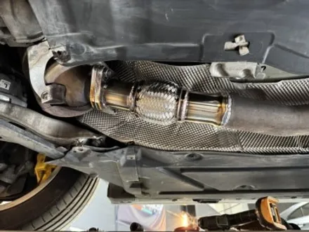 BMW E90 320d 벨로우즈 (자바라) 수리 ! BMW 고질병 벨로우즈 (자바라) 손상 수리 ! 차량 자바라 , 벨로우즈 수리 교체 전문 춘천 매드모터스 춘천 가변배기 춘천맵핑 / 강원도 춘천