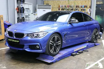 BMW 4시리즈 M퍼포먼스 사이드 자동차 데칼과 랩핑시공으로 더욱 스포티지하게! / 수원 인계동