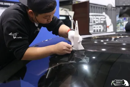 BMW 5시리즈 540i 유광카본 자동차루프스킨 시공으로 더 강렬하게! / 수원 인계동