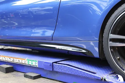 BMW 4시리즈 M퍼포먼스 사이드 자동차 데칼과 랩핑시공으로 더욱 스포티지하게! / 수원 인계동