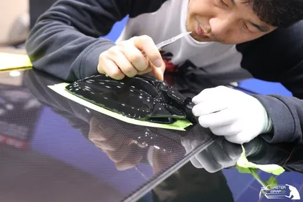 BMW 5시리즈 540i 유광카본 자동차루프스킨 시공으로 더 강렬하게! / 수원 인계동