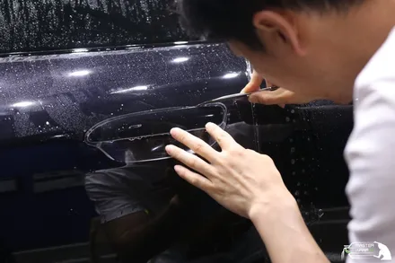 멋스러운 포르쉐 타이칸, 수원PPF 전체보호 시공으로 스크래치걱정 뚝! / 수원 인계동