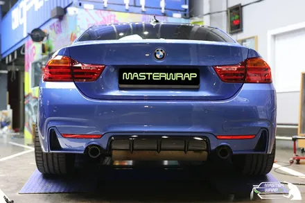 BMW 4시리즈 M퍼포먼스 사이드 자동차 데칼과 랩핑시공으로 더욱 스포티지하게! / 수원 인계동