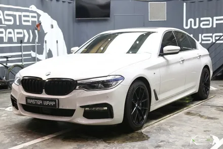 BMW G30 드레스업과 기능성 두 가지의 효과를 보기 위한 블랙PPF 시공 / 수원 인계동