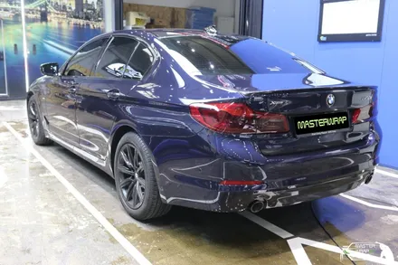 BMW 5시리즈 540i 유광카본 자동차루프스킨 시공으로 더 강렬하게! / 수원 인계동