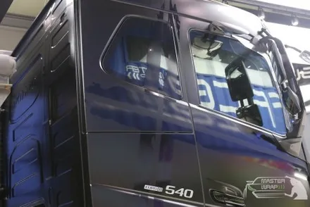 수원 랩핑, 볼보트럭 FH450 전체랩핑 + 스웨덴데칼 시공 / 수원 인계동