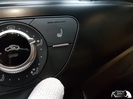 수원랩핑 아우디A4 사틴블랙 실내랩핑으로 고급스럽게 / 수원 인계동