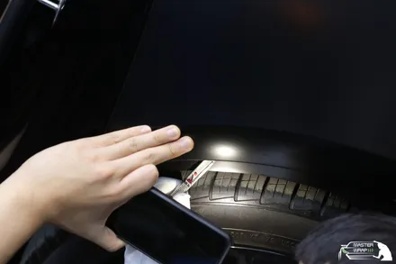포르쉐 파나메라4 자동차 전체랩핑과 블랙유광 휠복원 시공으로 더 완벽하게! / 수원 인계동