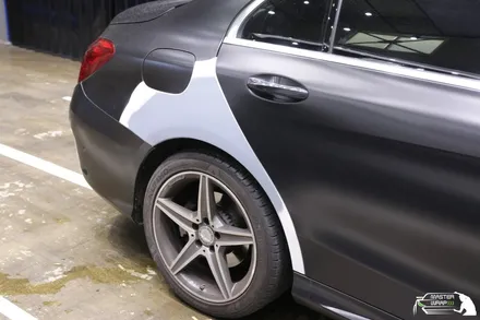 수원랩핑 벤츠 c클래스 c200d 리어휀다 사틴블랙 래핑 / 수원 인계동