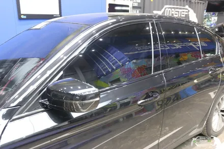 【수원랩핑】 BMW 5시리즈 짙은 블랙의 톤다운 크롬딜리트 시공 / 수원 인계동